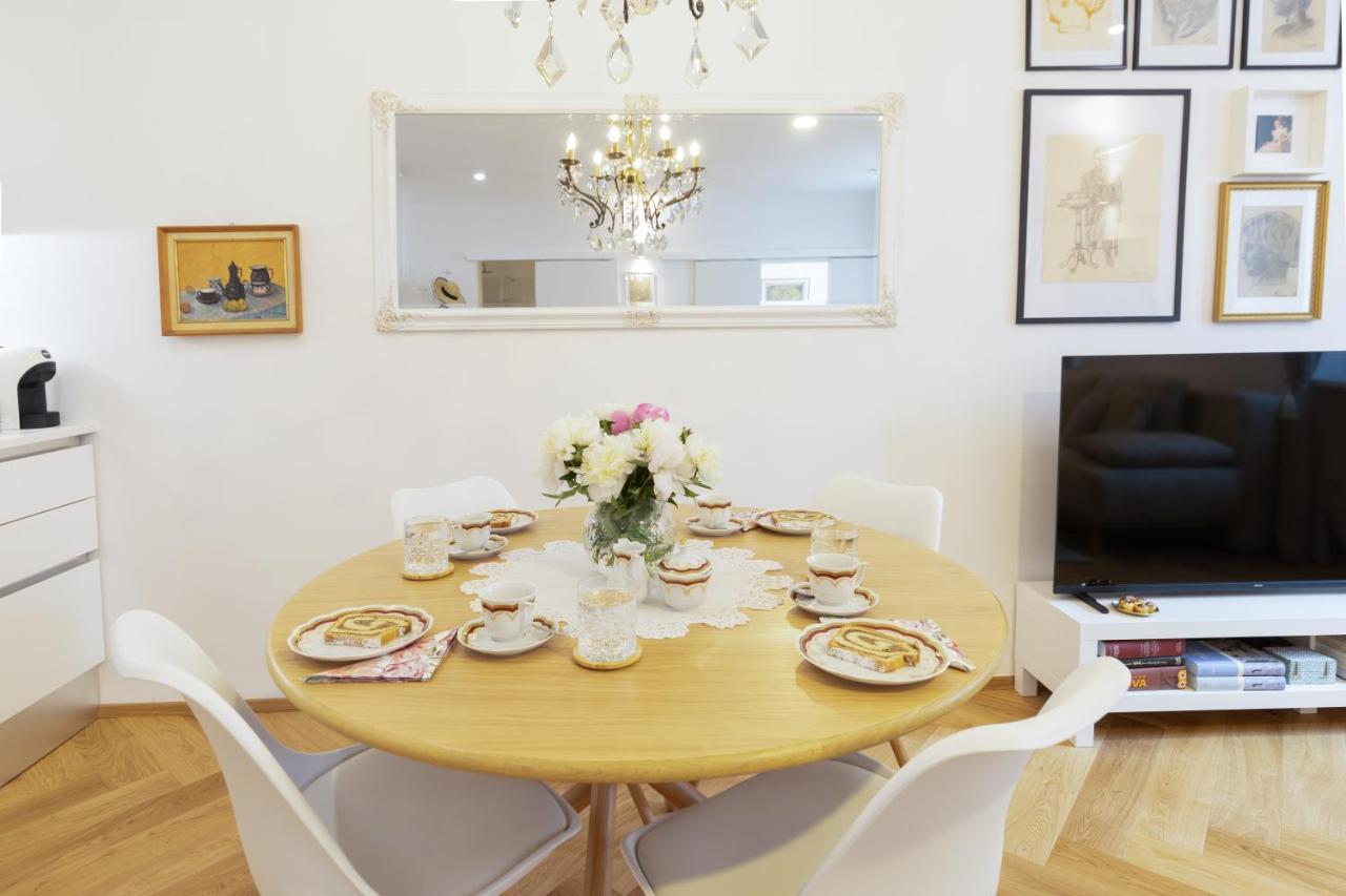 Stylish Apartment In Historical Center Любляна Екстериор снимка